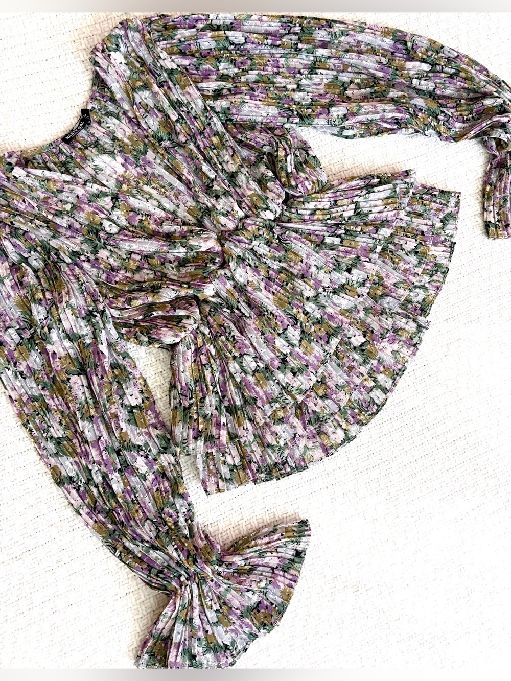 Nasty Gal Top Blouse Lavender Green Floral All Plisse Accordion Pleated Peplum M - Picture 9 of 10